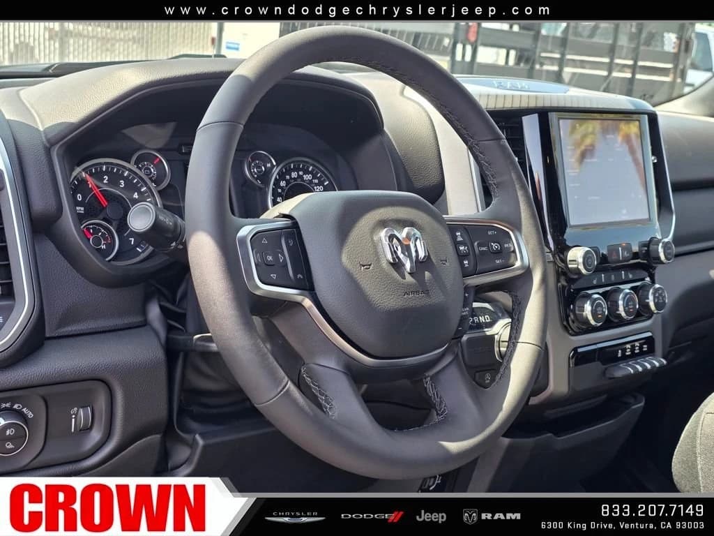 Ram 1500 Big Horn 4x2 Crew Cab 5'7" Box 2025 — side view