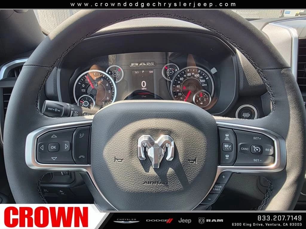 Ram 1500 Big Horn 4x2 Crew Cab 5'7" Box 2025 — side view