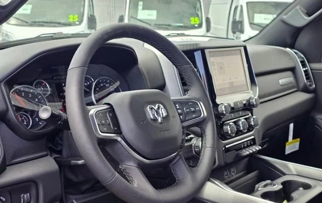 Ram 1500 Big Horn 4x2 Crew Cab 5'7" Box 2025 — side view