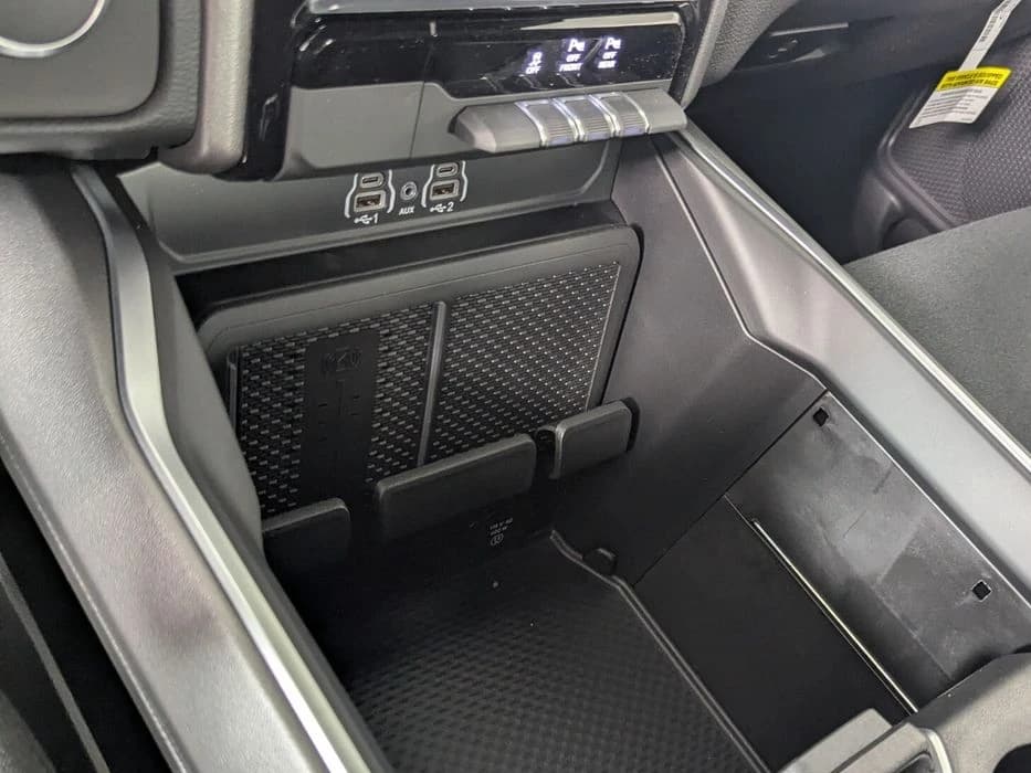 Ram 1500 Big Horn 4x2 Crew Cab 5'7" Box 2026 — side view