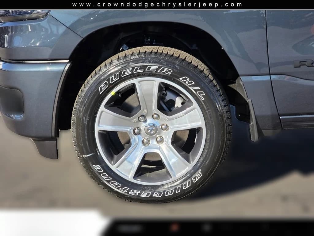 Ram 1500 Express 4x2 Crew Cab 5'7" Box 2026 — side view