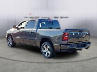 Ram 1500 Express 4x2 Crew Cab 5'7" Box