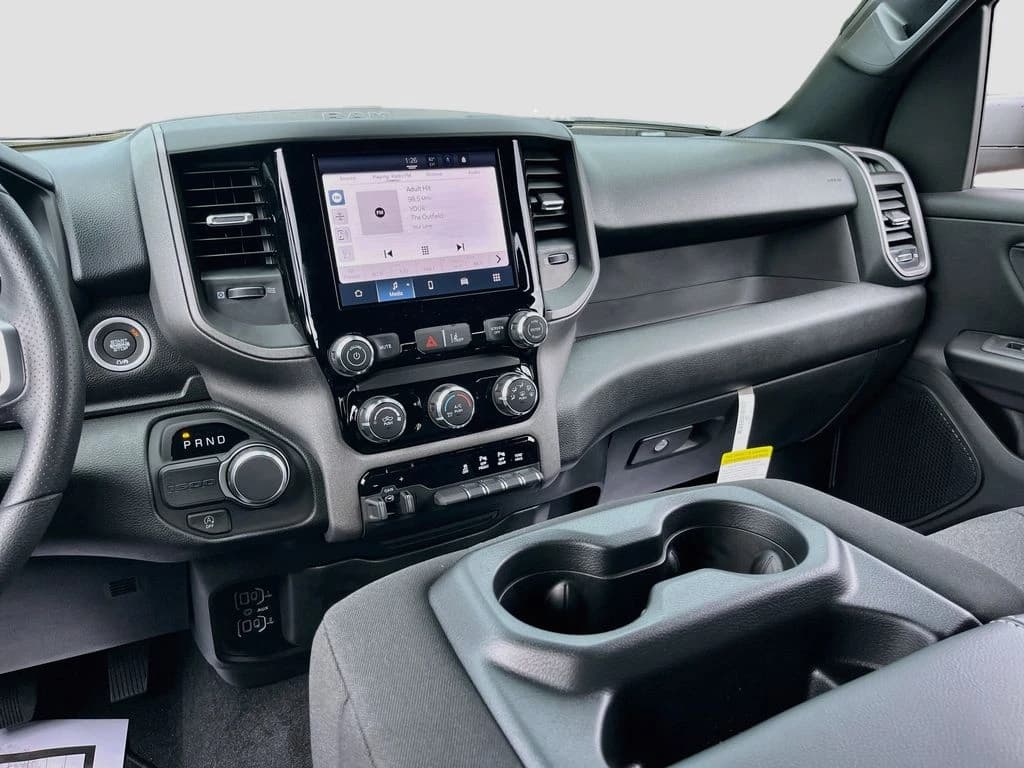 Ram 1500 Express 4x2 Crew Cab 5'7" Box 2026 — side view