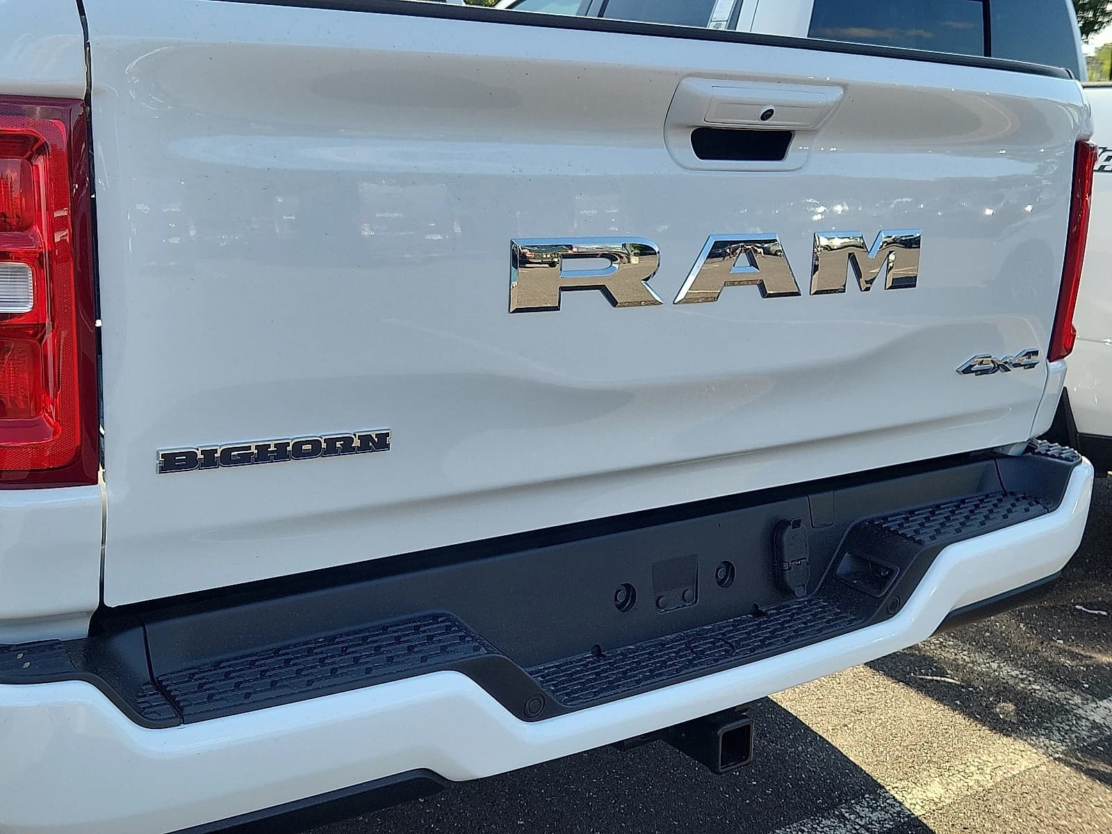 Ram 1500 Big Horn 4x4 Crew Cab 5'7" Box 2025 — side view