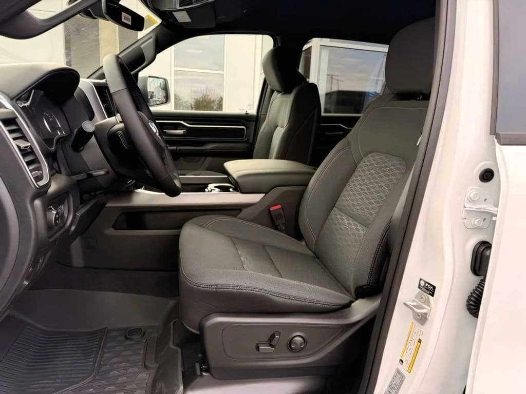 Ram 1500 Big Horn 4x4 Crew Cab 5'7" Box 2026 — side view