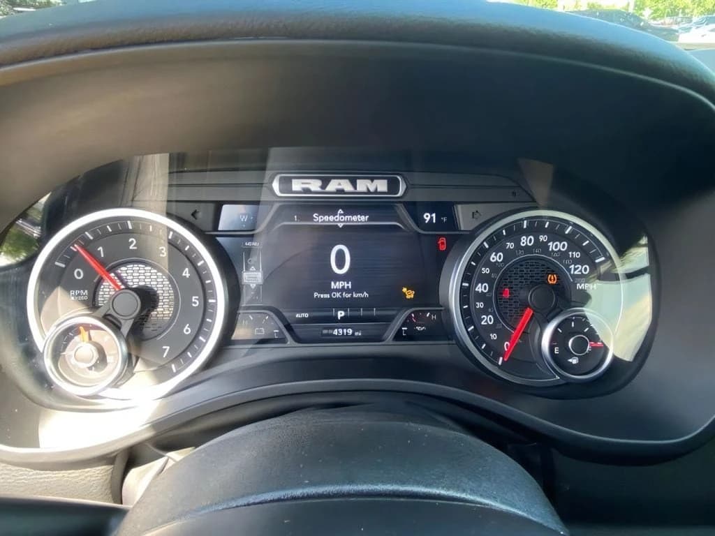 Ram 1500 Big Horn 4x4 Crew Cab 5'7" Box 2026 — side view