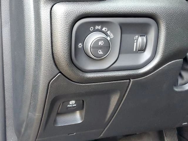 Ram 1500 Big Horn 4x4 Crew Cab 5'7" Box 2026 — side view