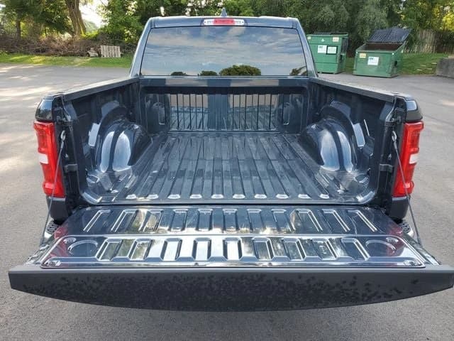 Ram 1500 Big Horn 4x4 Crew Cab 5'7" Box 2026 — side view