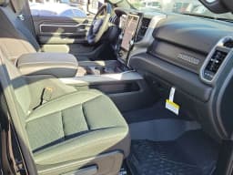 Ram 1500 Big Horn 4x4 Crew Cab 5'7" Box 2025 — side view