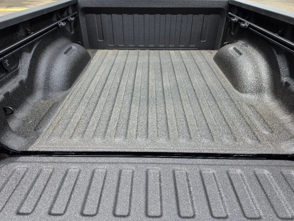Ram 1500 Big Horn 4x4 Crew Cab 5'7" Box 2026 — side view