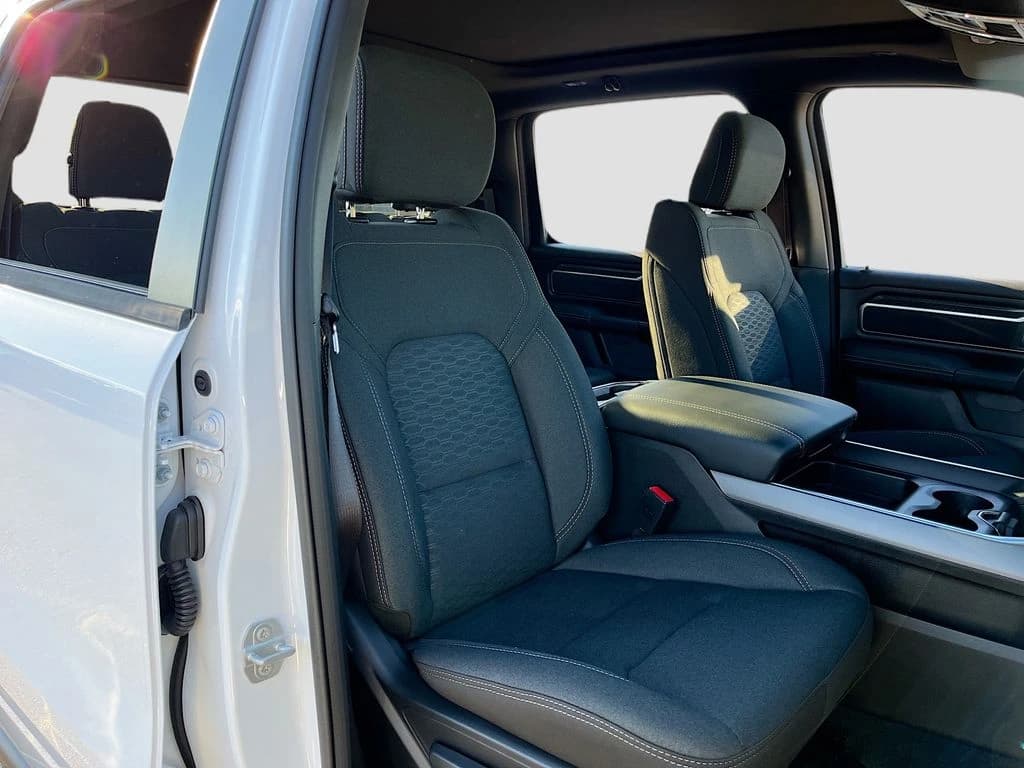 Ram 1500 Big Horn 4x4 Crew Cab 5'7" Box 2026 — side view