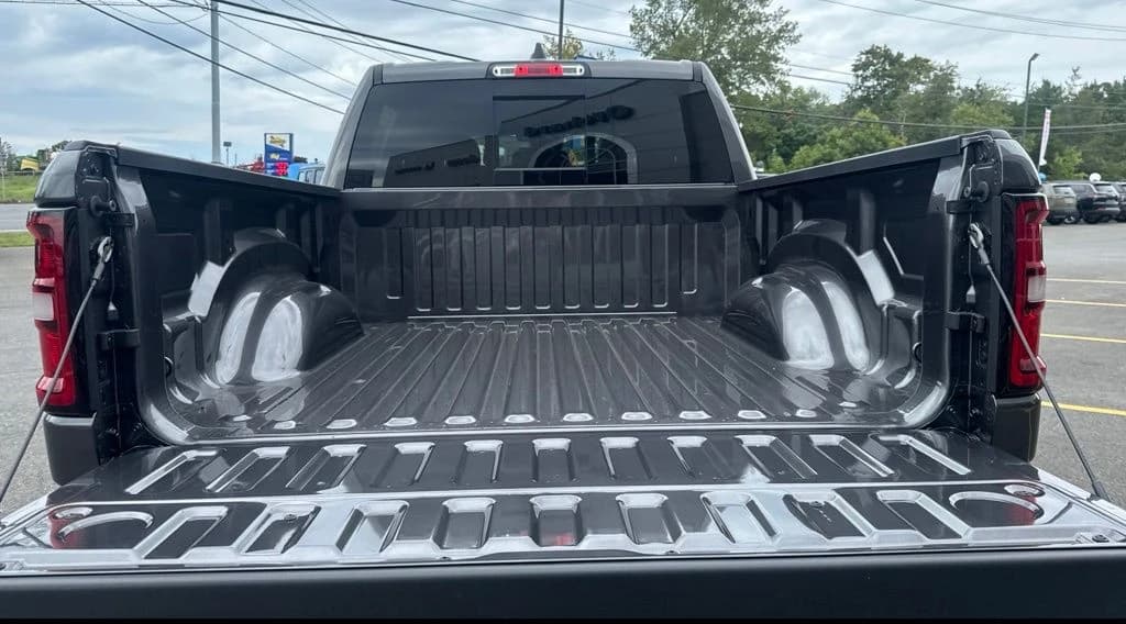 Ram 1500 Big Horn 4x4 Crew Cab 5'7" Box 2026 — side view