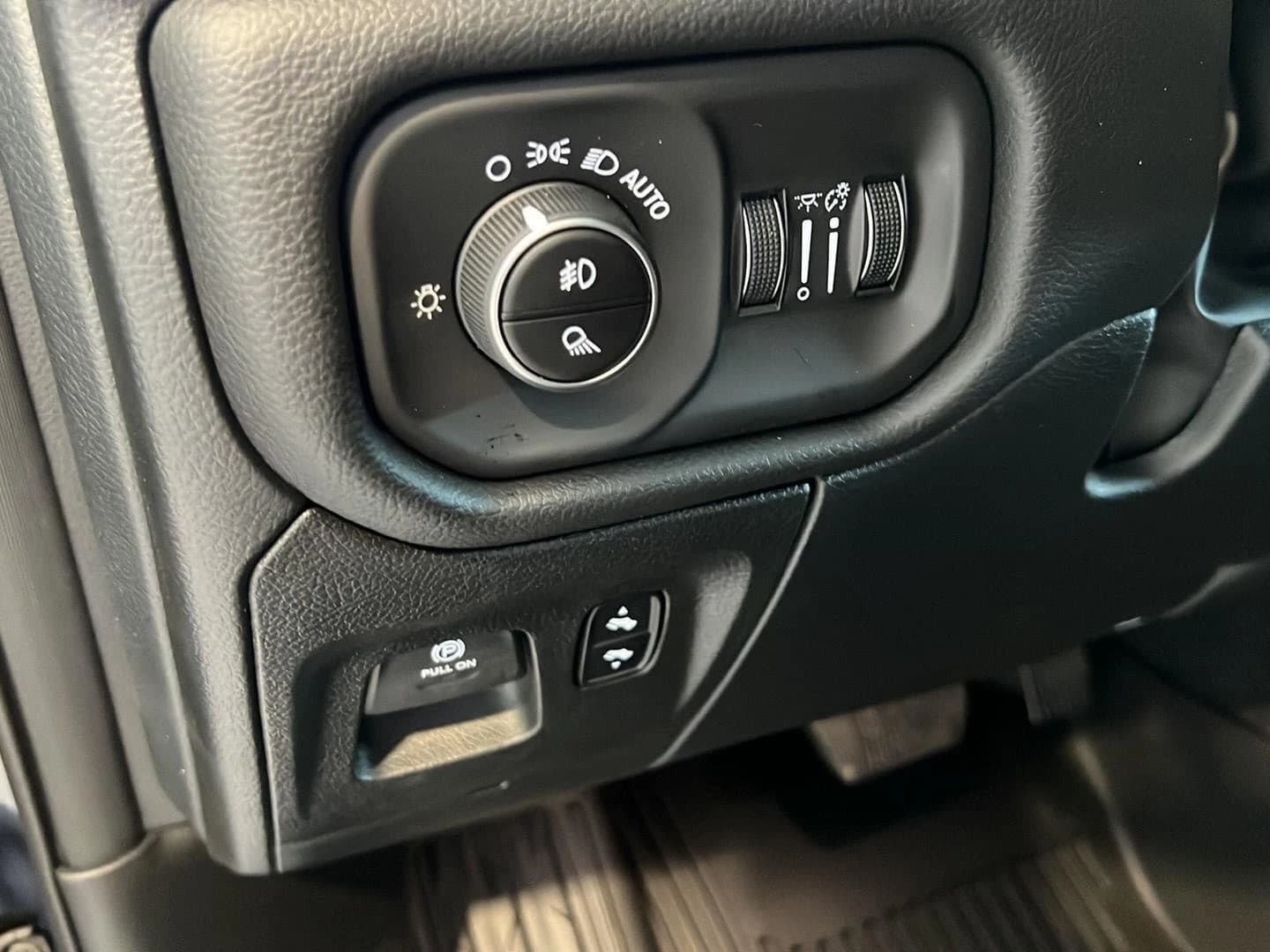 Ram 1500 Big Horn 4x4 Crew Cab 5'7" Box 2026 — side view