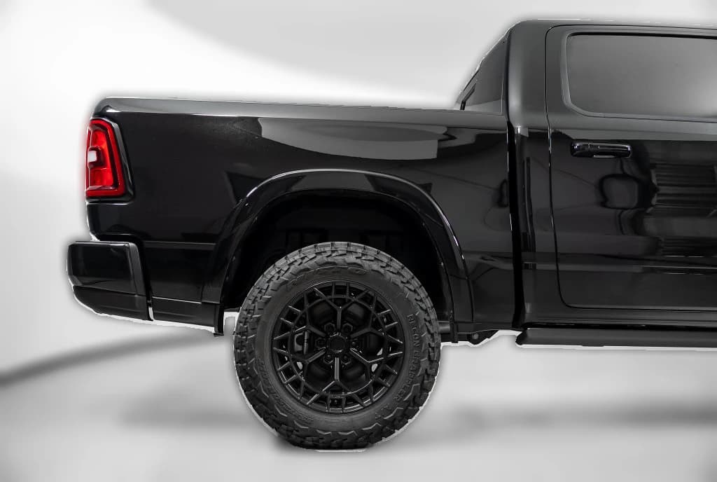 Ram 1500 Big Horn 4x4 Crew Cab 5'7" Box 2026 — side view