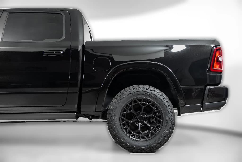 Ram 1500 Big Horn 4x4 Crew Cab 5'7" Box 2026 — side view