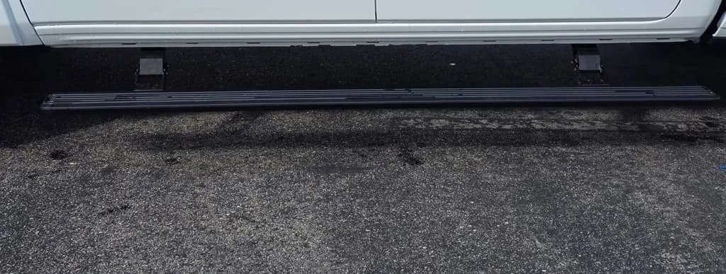 Ram 1500 Limited 4x4 Crew Cab 5'7" Box 2026 — side view