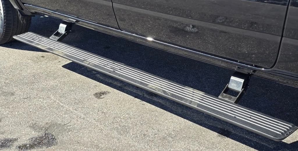 Ram 1500 Limited 4x4 Crew Cab 5'7" Box 2026 — side view