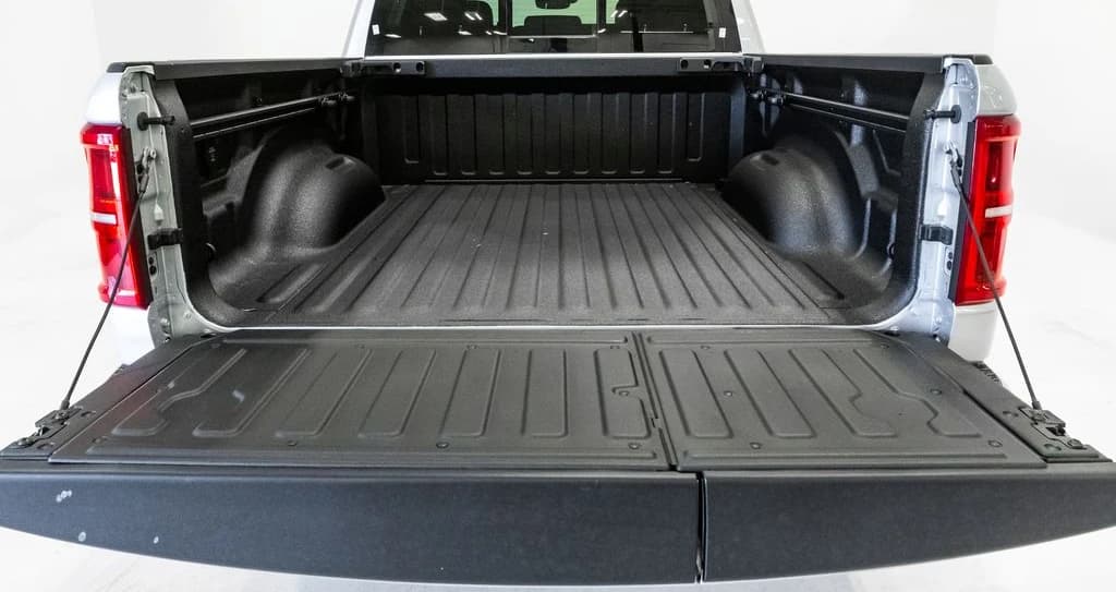 Ram 1500 Limited 4x4 Crew Cab 5'7" Box 2026 — side view