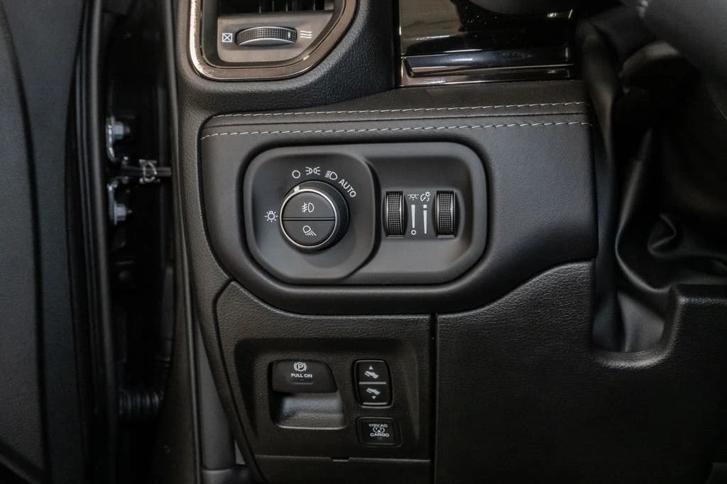 Ram 1500 Limited 4x4 Crew Cab 5'7" Box 2026 — side view