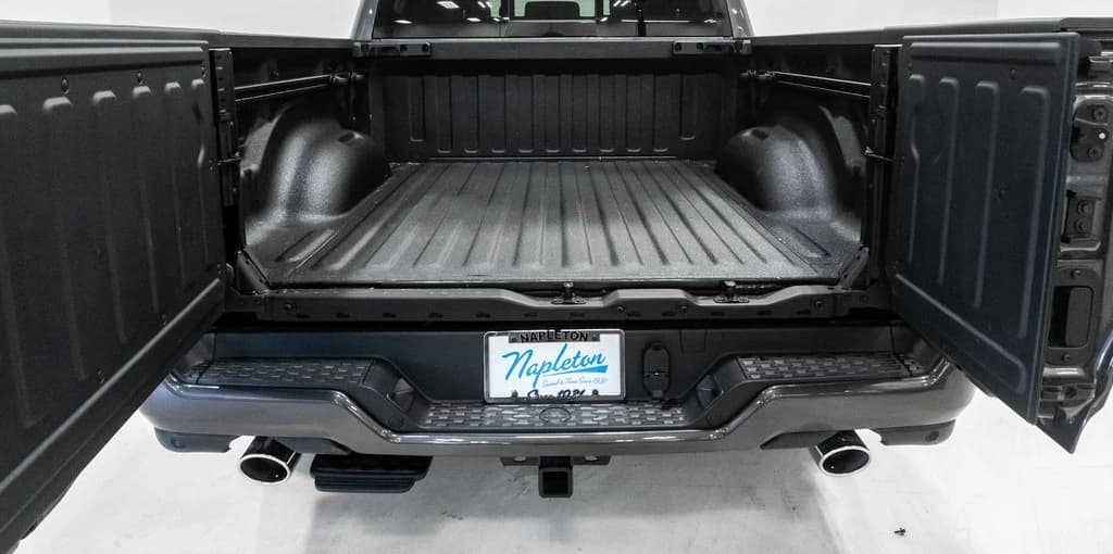Ram 1500 Limited 4x4 Crew Cab 5'7" Box 2026 — side view
