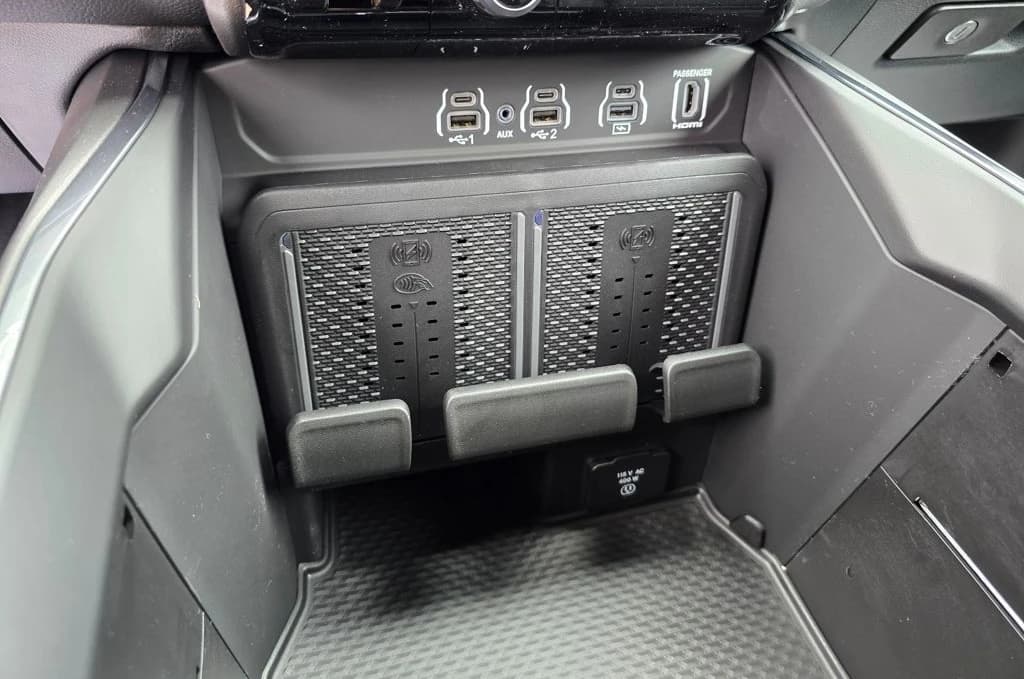 Ram 1500 Laramie 4x4 Crew Cab 5'7" Box 2026 — side view