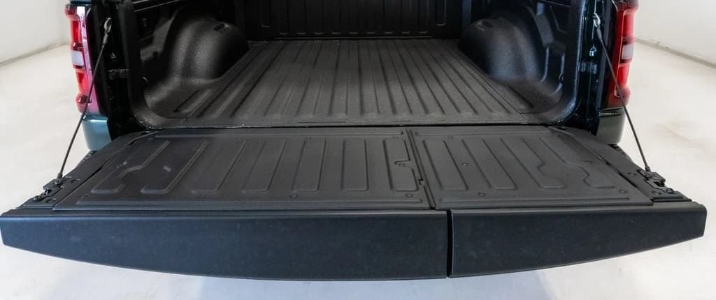 Ram 1500 Laramie 4x4 Crew Cab 5'7" Box 2026 — side view