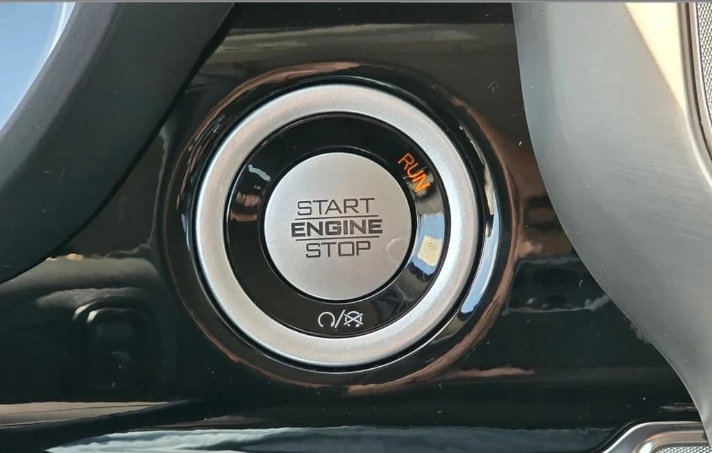 Ram 1500 Tungsten 4x4 Crew Cab 5'7" Box 2026 — side view