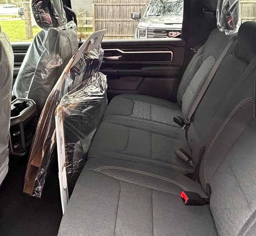 Ram 1500 Big Horn 4x4 Crew Cab 6'4" Box 2026 — side view