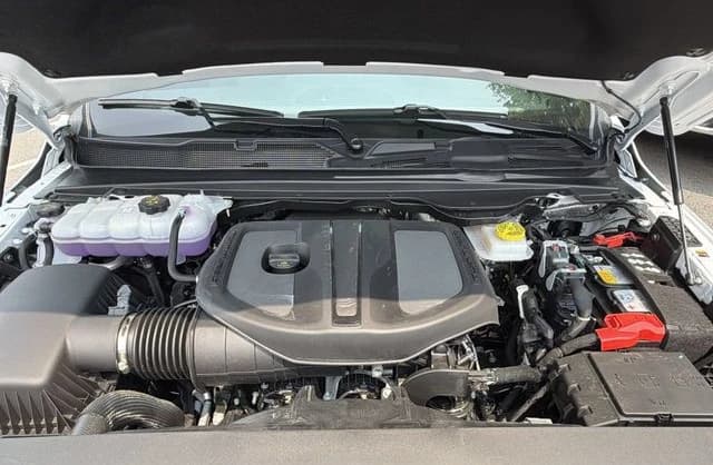 Ram 1500 Big Horn 4x4 Crew Cab 6'4" Box 2026 — side view