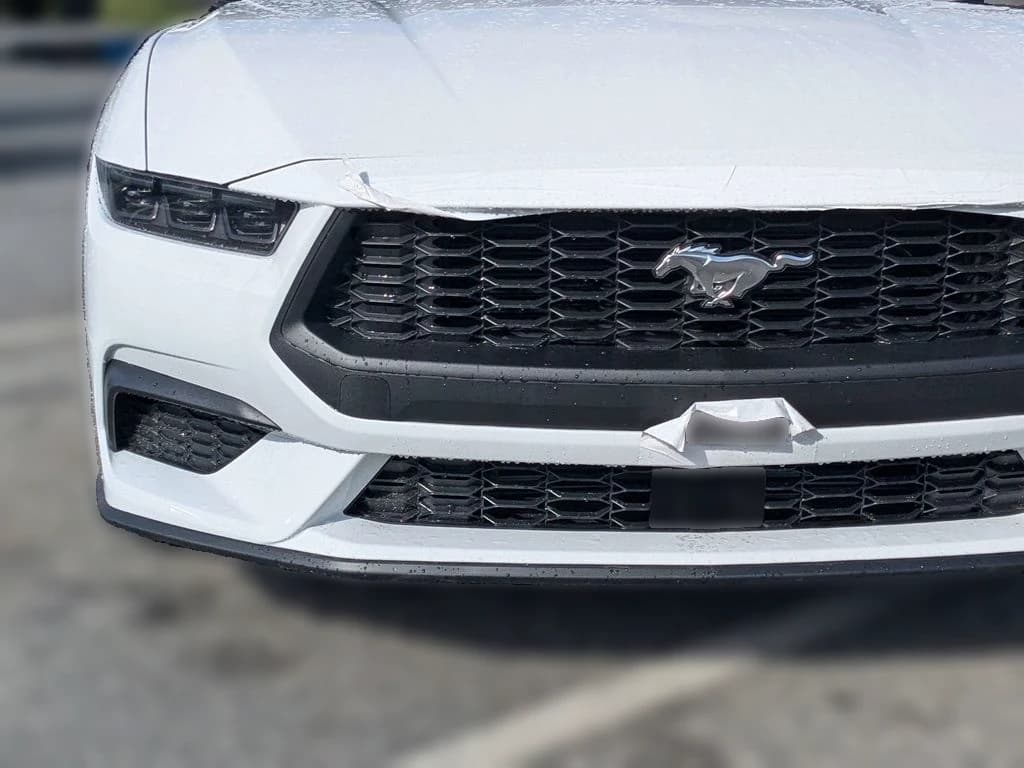 Ford Mustang EcoBoost Fastback 2026 — side view