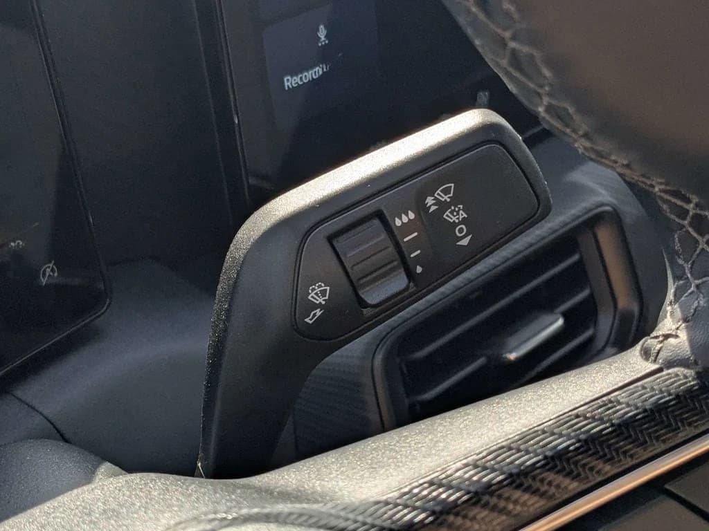 Ford Mustang EcoBoost Fastback 2026 — side view