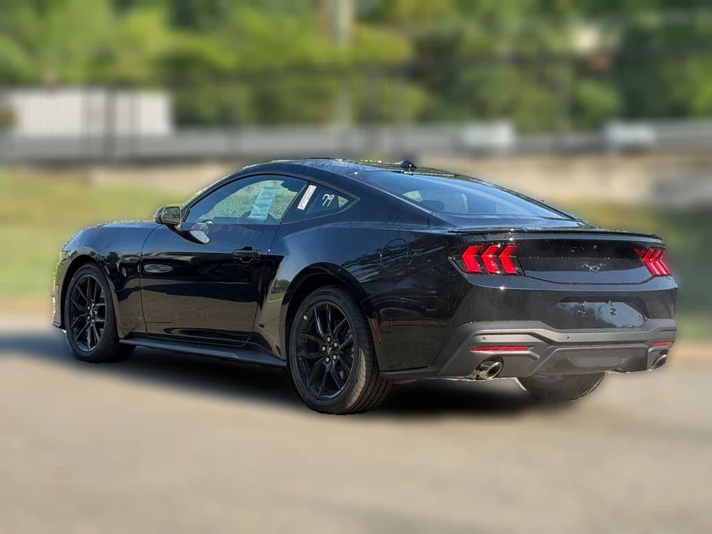 Ford Mustang EcoBoost Fastback 2026 — side view