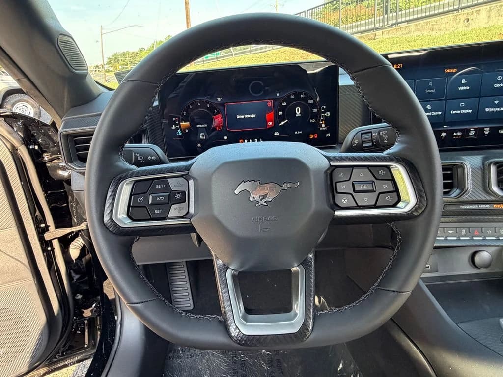 Ford Mustang EcoBoost Fastback 2026 — side view