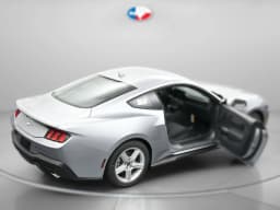 Ford Mustang EcoBoost Fastback 2026 — side view