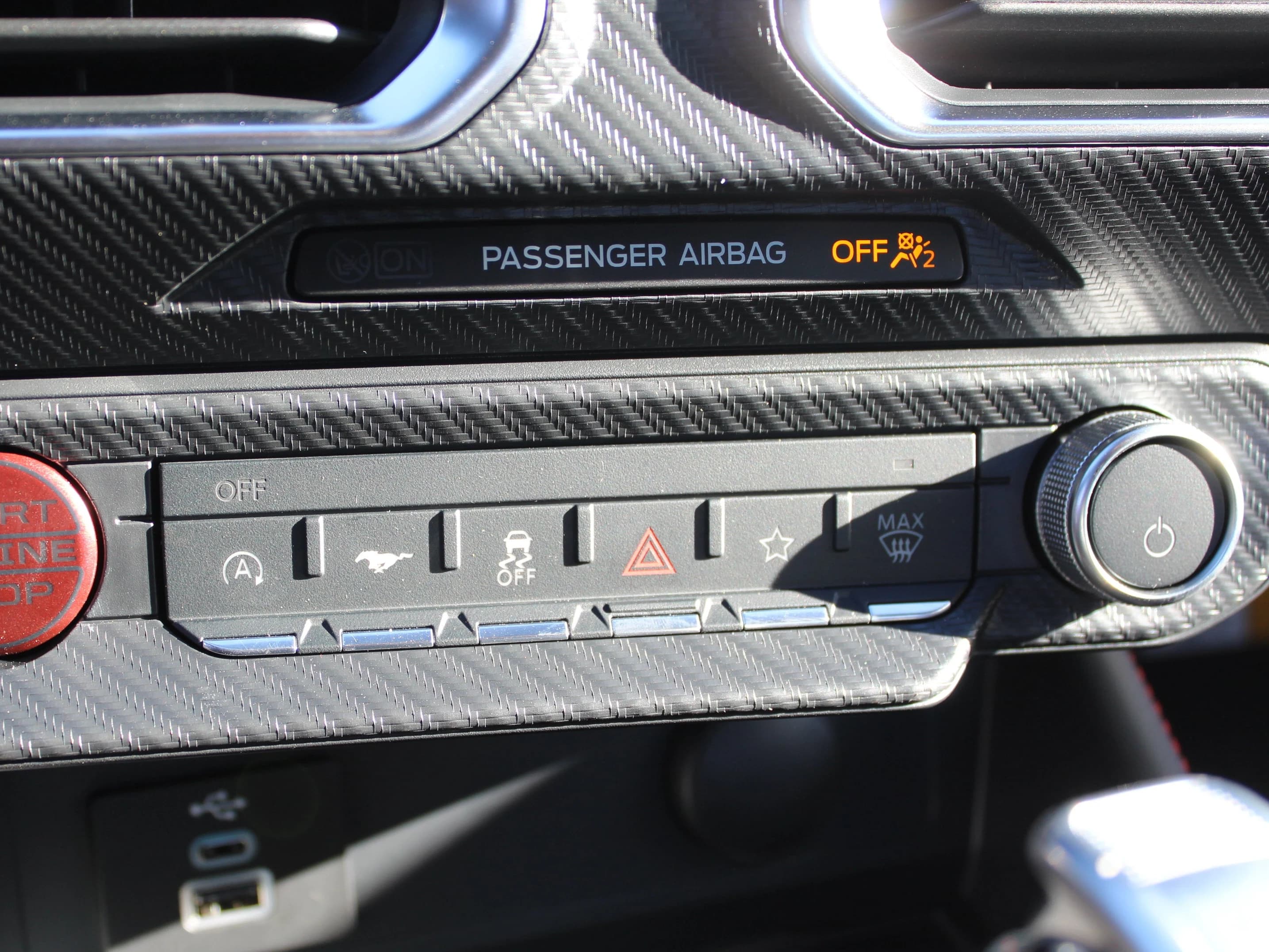 Ford Mustang EcoBoost Premium Fastback 2026 — side view