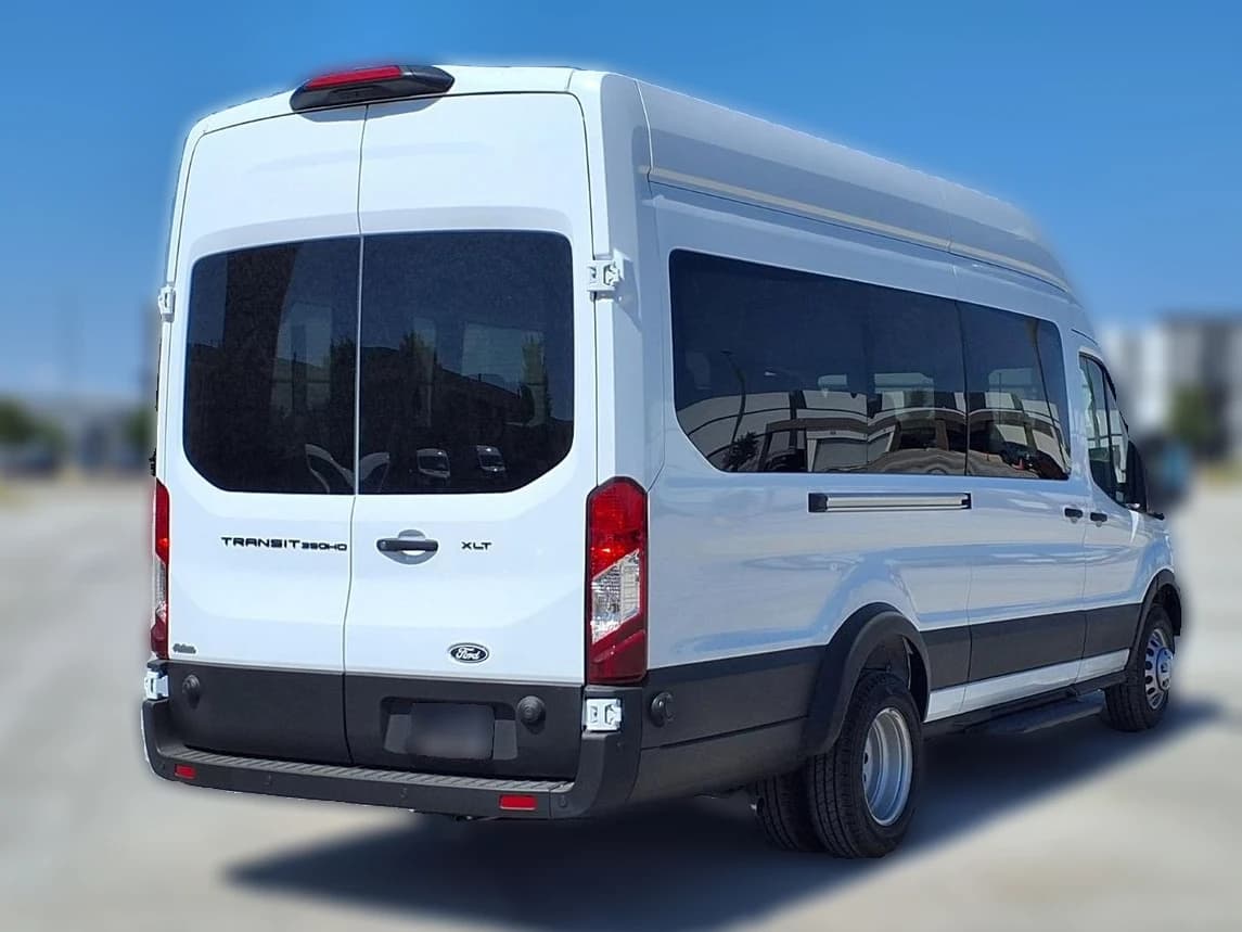 Ford Transit Passenger Wagon XLT T-350 HD 148" EL High Roof DRW RWD 2026 — side view