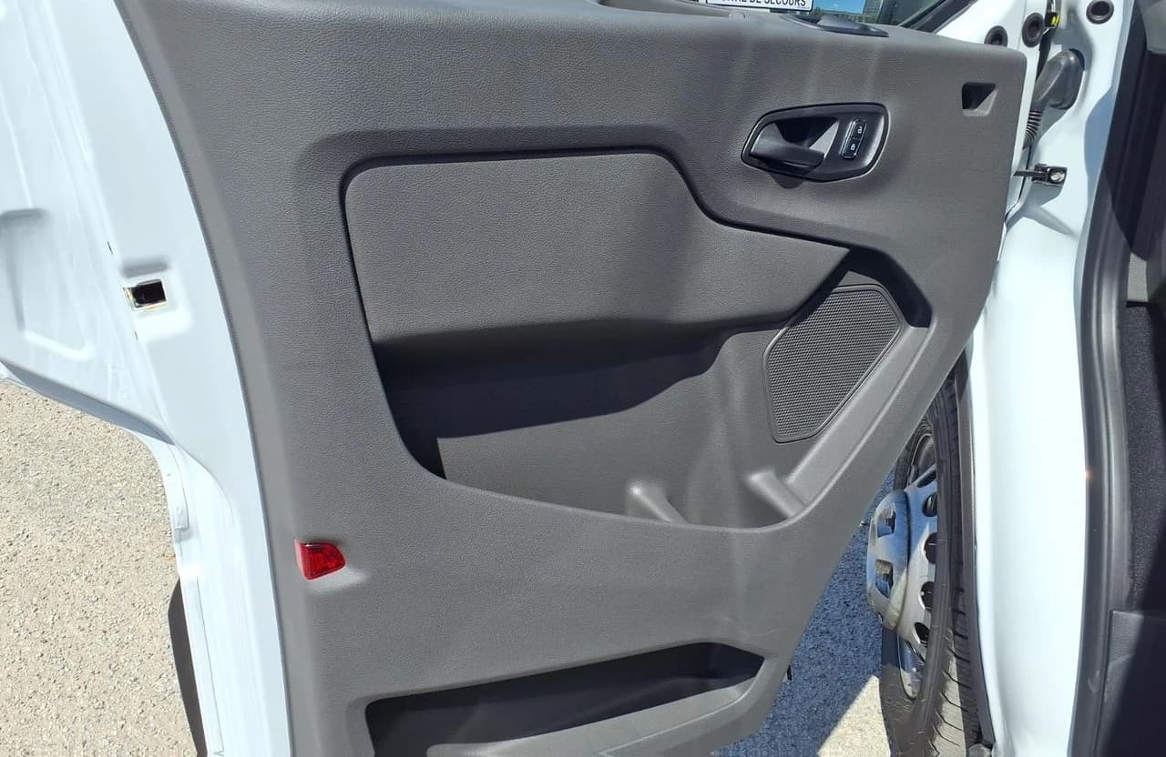 Ford Transit Passenger Wagon XLT T-350 HD 148" EL High Roof DRW RWD 2026 — side view
