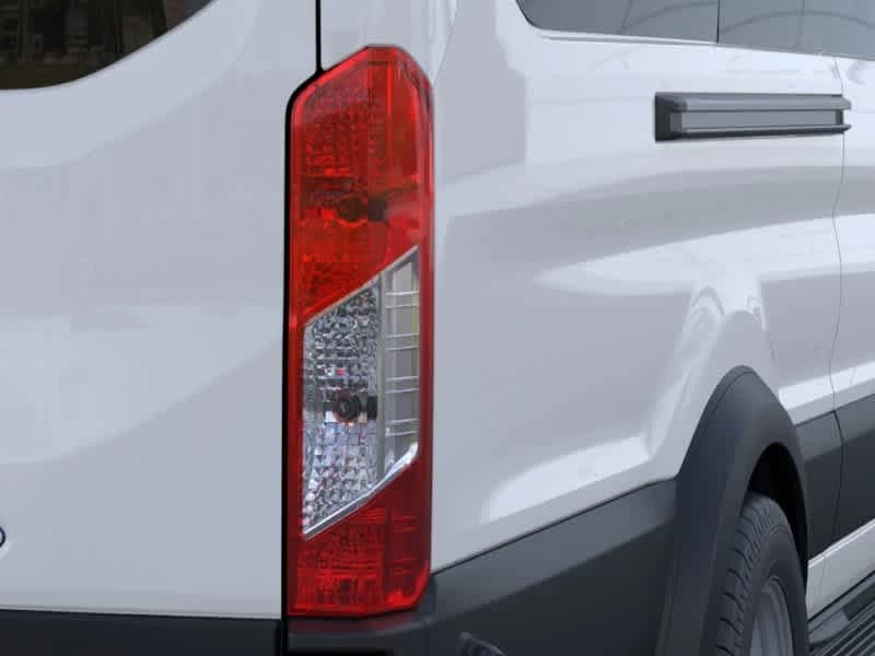 Ford Transit Passenger Wagon XL T-350 HD 148" EL High Roof DRW RWD 2026 — side view