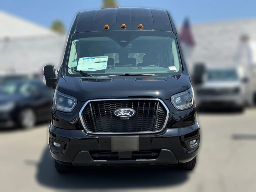 Ford Transit Passenger Wagon XLT T-350 HD 148" EL High Roof DRW AWD 2026 — side view