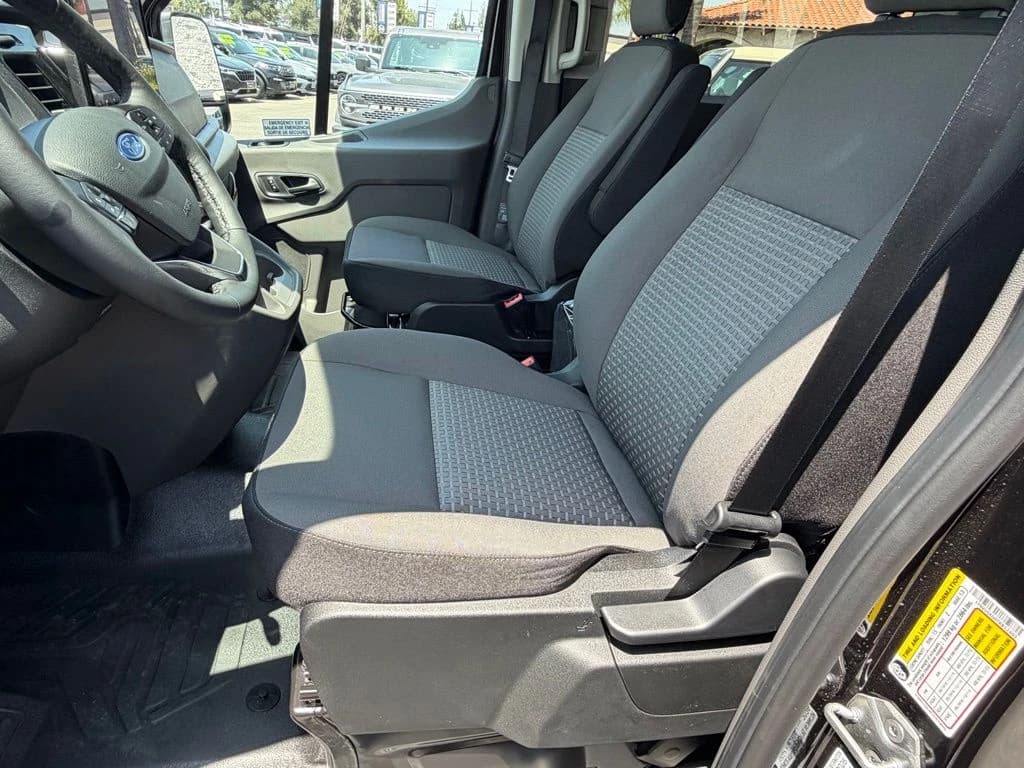 Ford Transit Passenger Wagon XLT T-350 HD 148" EL High Roof DRW AWD 2026 — side view