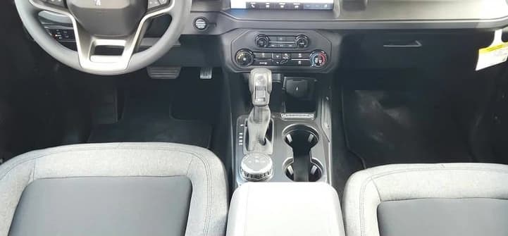Ford Bronco Base 4 Door 4x4 2026 — side view
