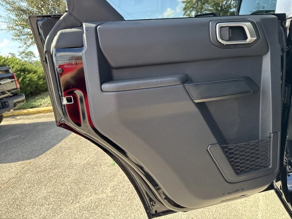 Ford Bronco Big Bend 4 Door 4x4 2026 — side view