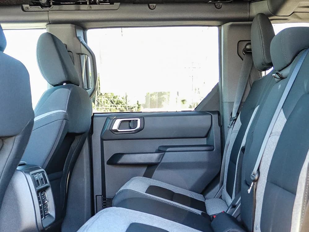 Ford Bronco Big Bend 4 Door 4x4 2026 — side view