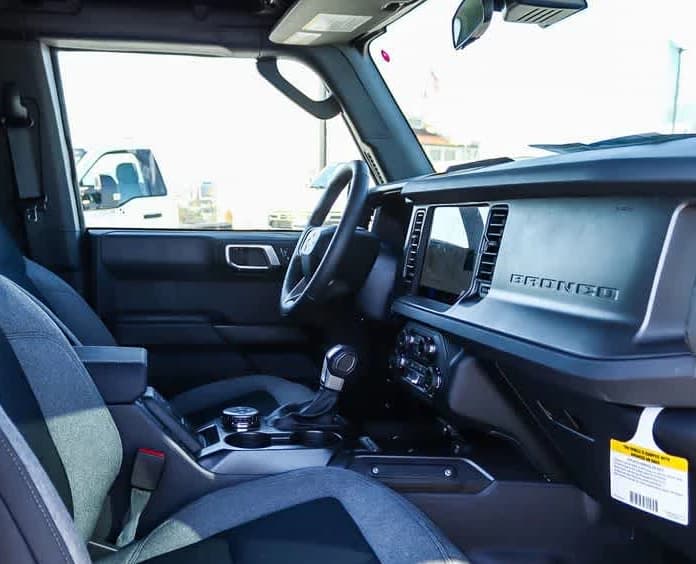 Ford Bronco Big Bend 4 Door 4x4 2026 — side view