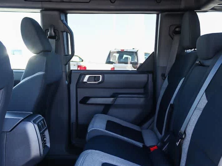 Ford Bronco Big Bend 4 Door 4x4 2026 — side view