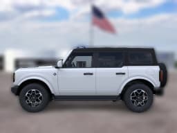 Ford Bronco Outer Banks 4 Door 4x4 2026 — side view