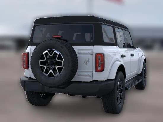 Ford Bronco Outer Banks 4 Door 4x4 2026 — side view