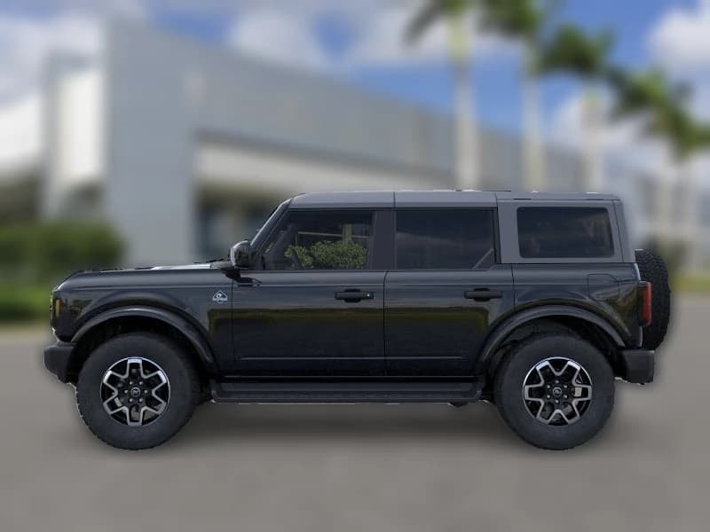 Ford Bronco Outer Banks 4 Door 4x4 2026 — side view