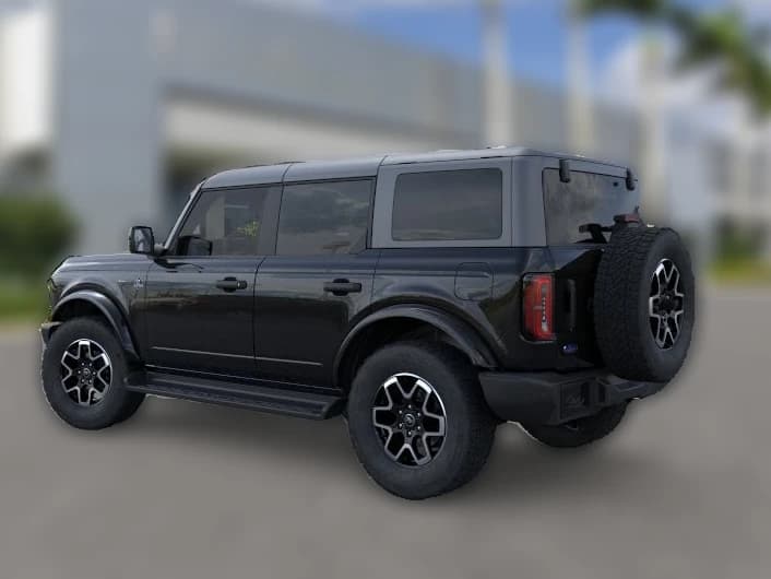 Ford Bronco Outer Banks 4 Door 4x4 2026 — side view