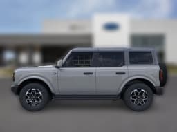 Ford Bronco Outer Banks 4 Door 4x4 2026 — side view
